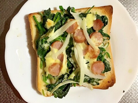 ほうれん草のマヨトースト@ケイジャンスパイス味。